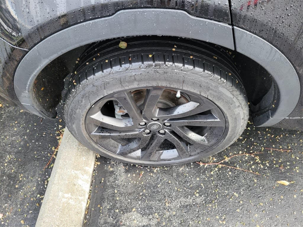 Thumbnail: 2018 Land Rover Discovery Sport - 10