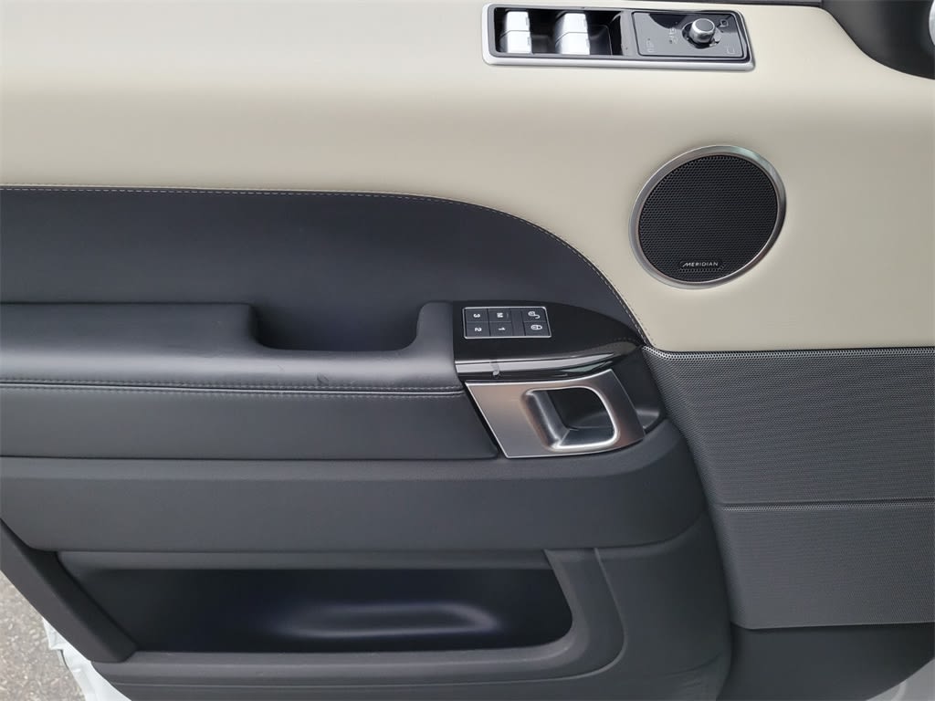 Thumbnail: 2020 Land Rover Range Rover Sport - 22