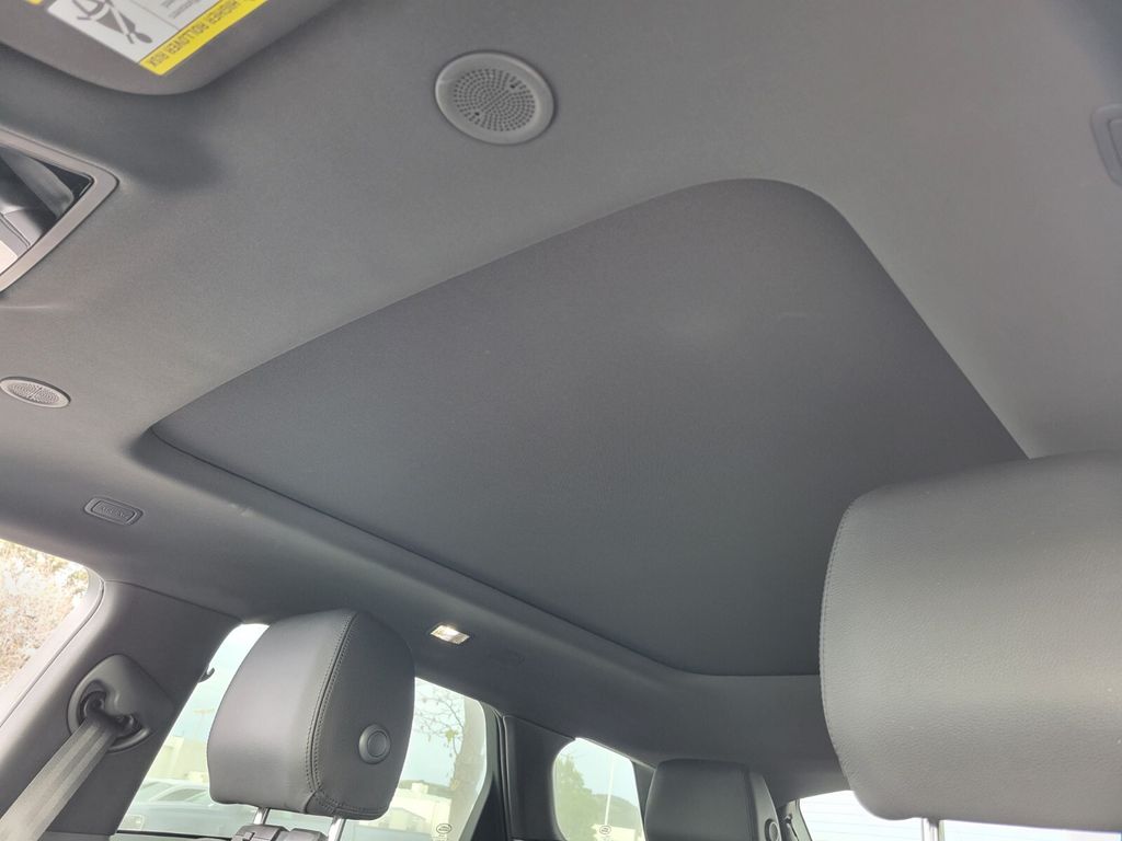 Thumbnail: 2023 Land Rover Range Rover Evoque - 21