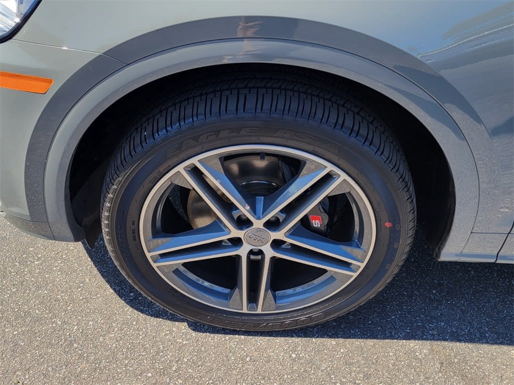 Thumbnail: 2020 Audi SQ5 - 8