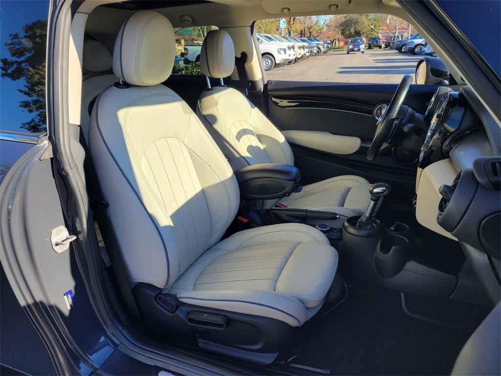 Thumbnail: 2019 MINI Cooper - 10