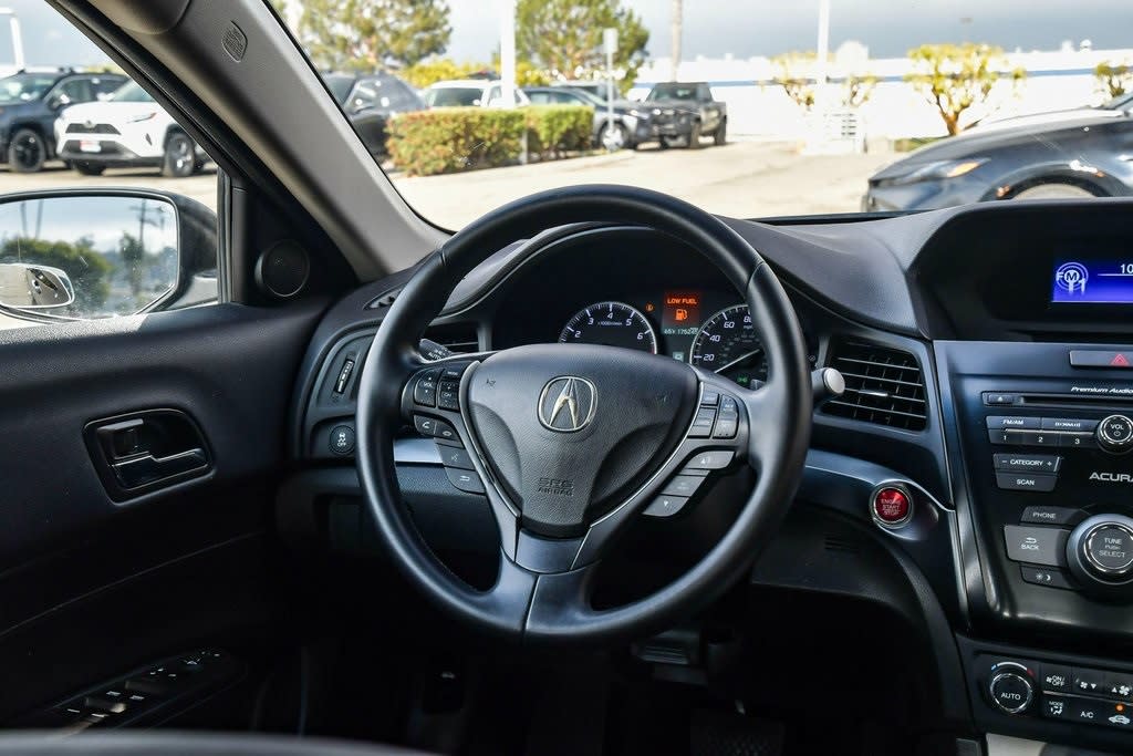 2013 Acura ILX Premium 2