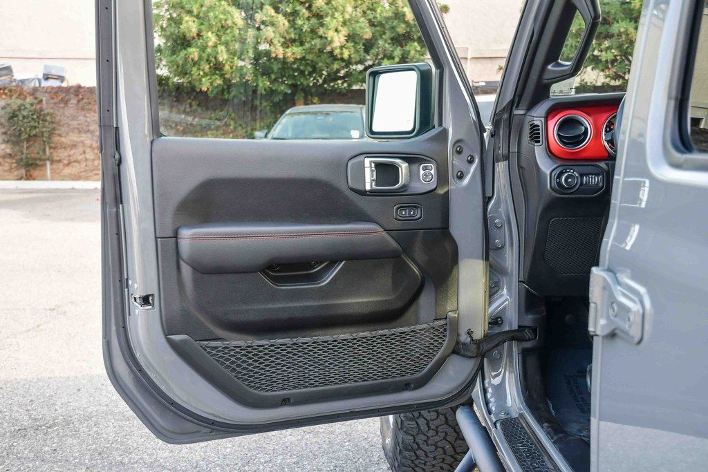 Thumbnail: 2022 Jeep Wrangler - 24