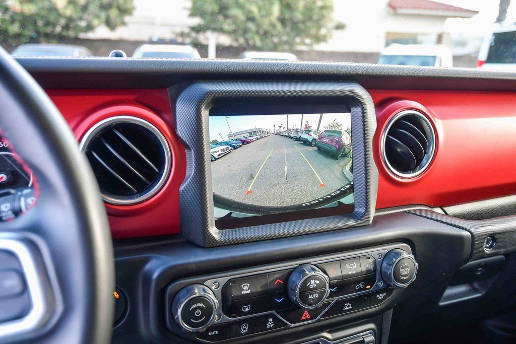 Thumbnail: 2022 Jeep Wrangler - 31