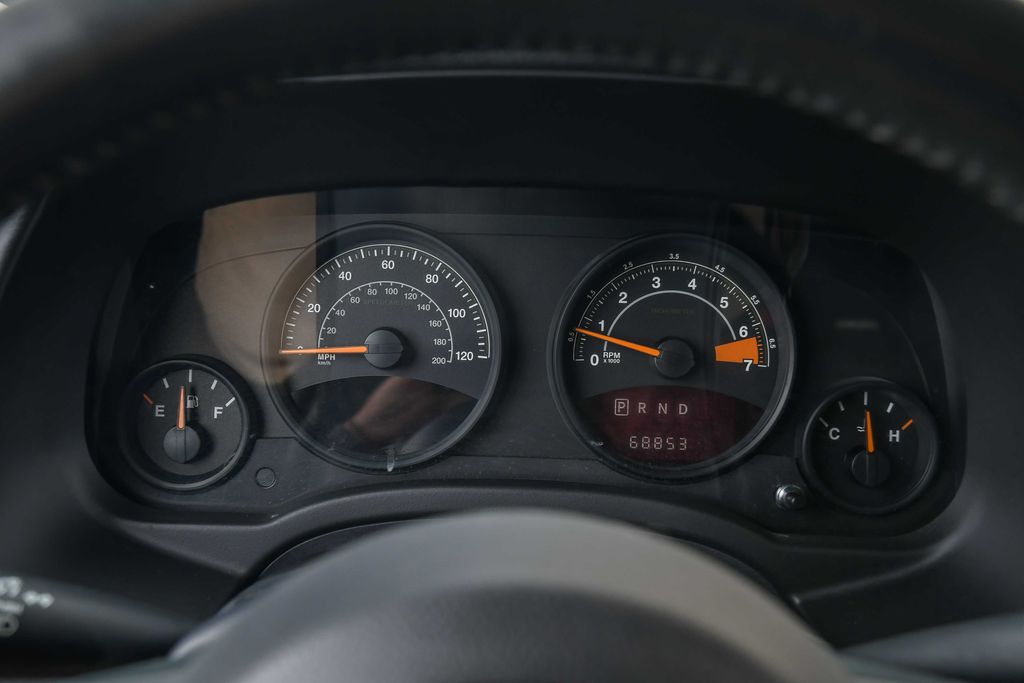 Thumbnail: 2016 Jeep Patriot - 15