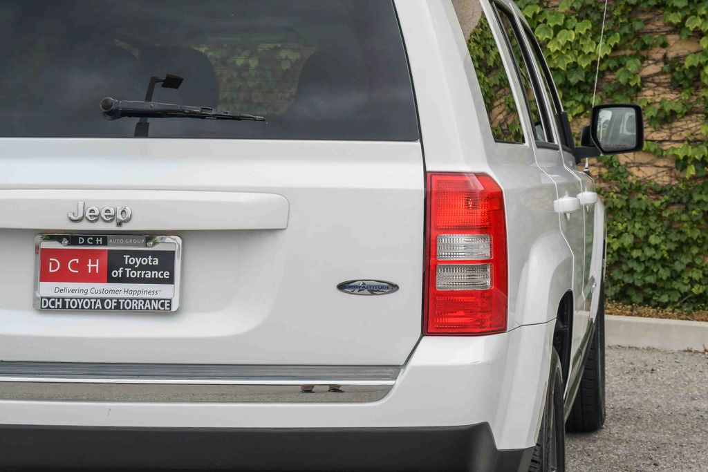 Thumbnail: 2016 Jeep Patriot - 19