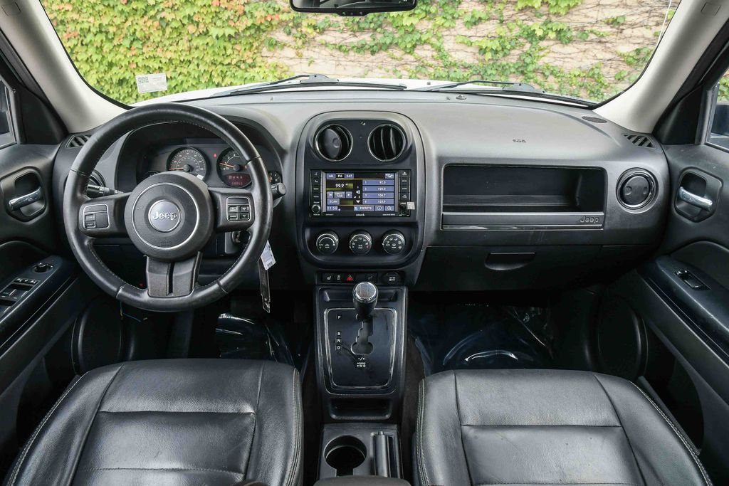 Thumbnail: 2016 Jeep Patriot - 8