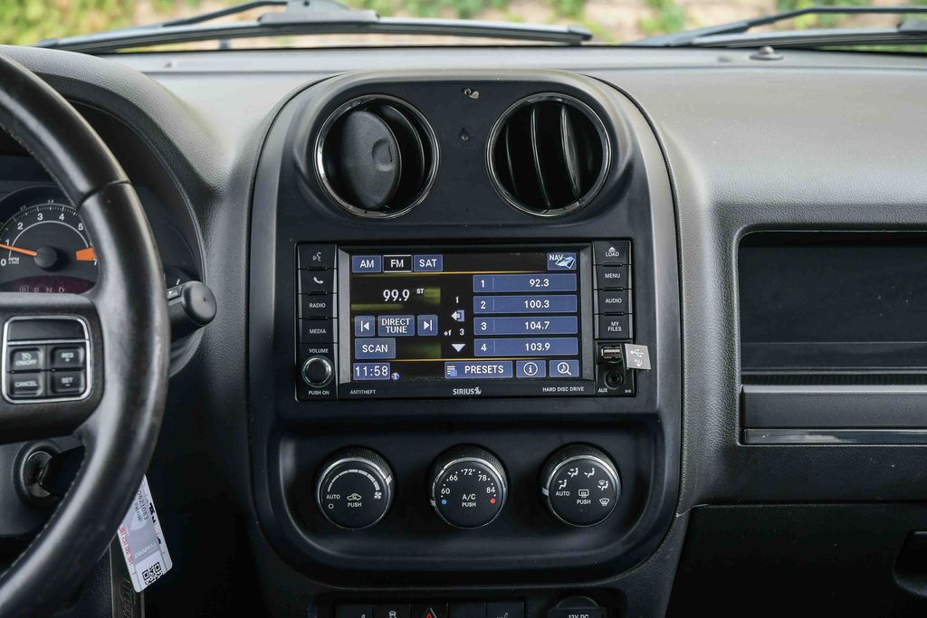 Thumbnail: 2016 Jeep Patriot - 13