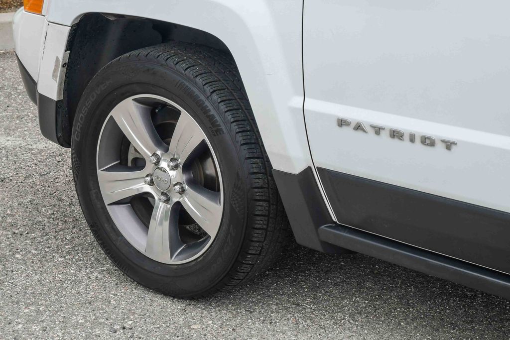 Thumbnail: 2016 Jeep Patriot - 6
