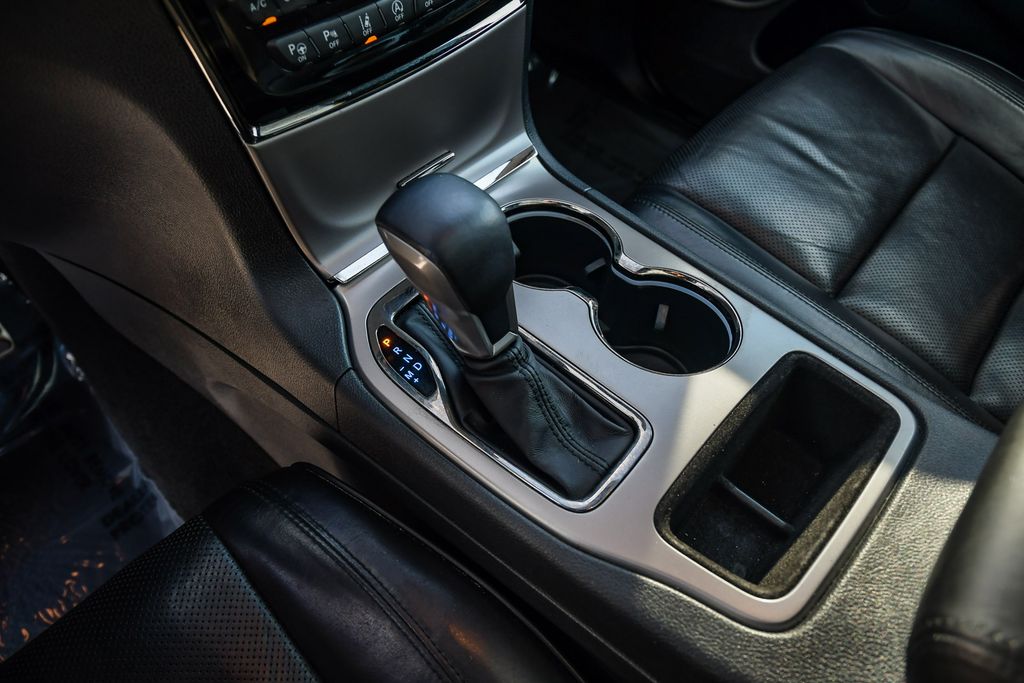 Thumbnail: 2019 Jeep Grand Cherokee - 14