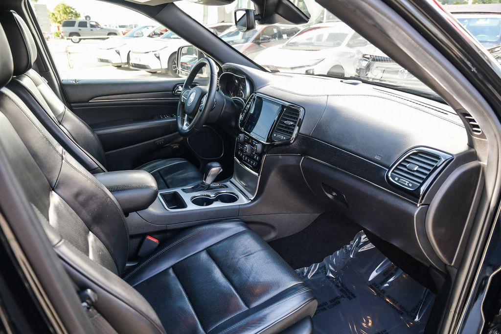 Thumbnail: 2019 Jeep Grand Cherokee - 10