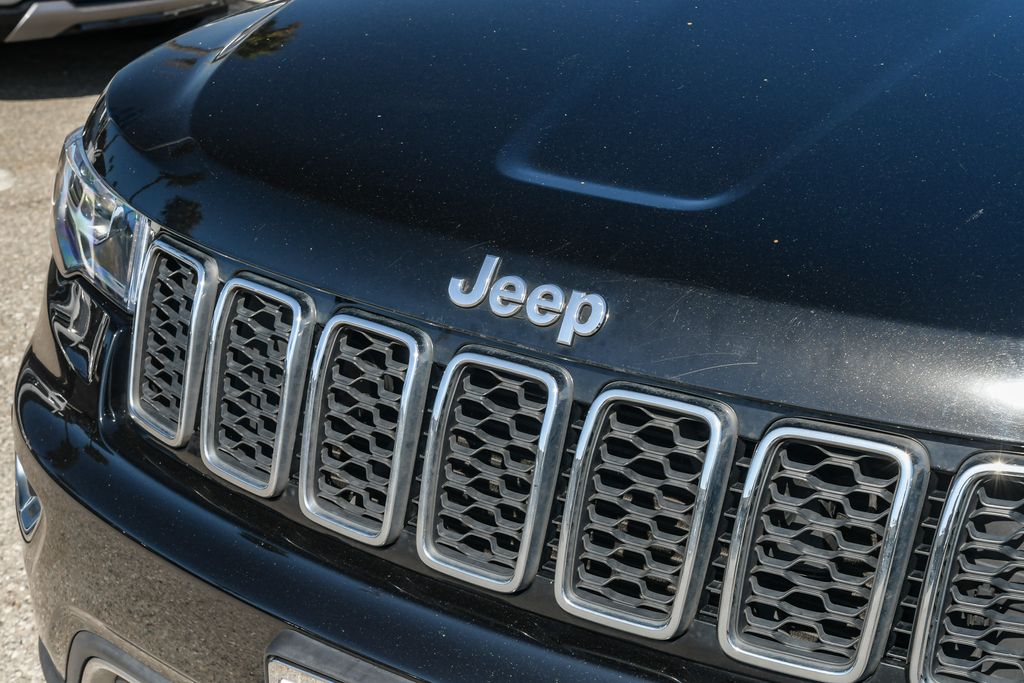 Thumbnail: 2019 Jeep Grand Cherokee - 18