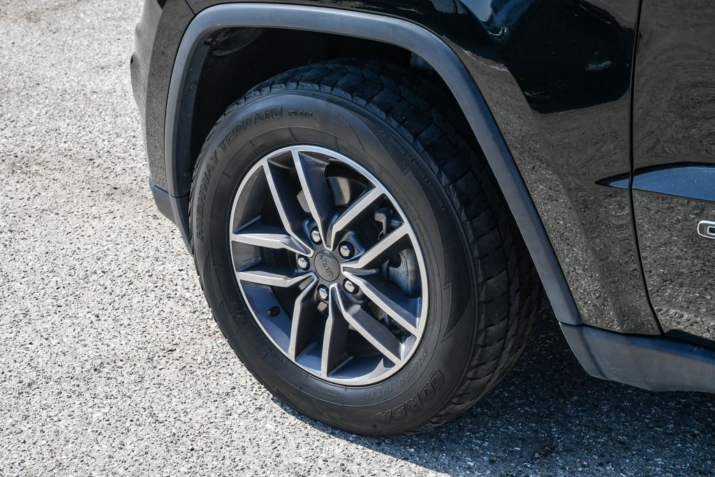 Thumbnail: 2019 Jeep Grand Cherokee - 7