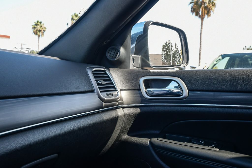 Thumbnail: 2019 Jeep Grand Cherokee - 26