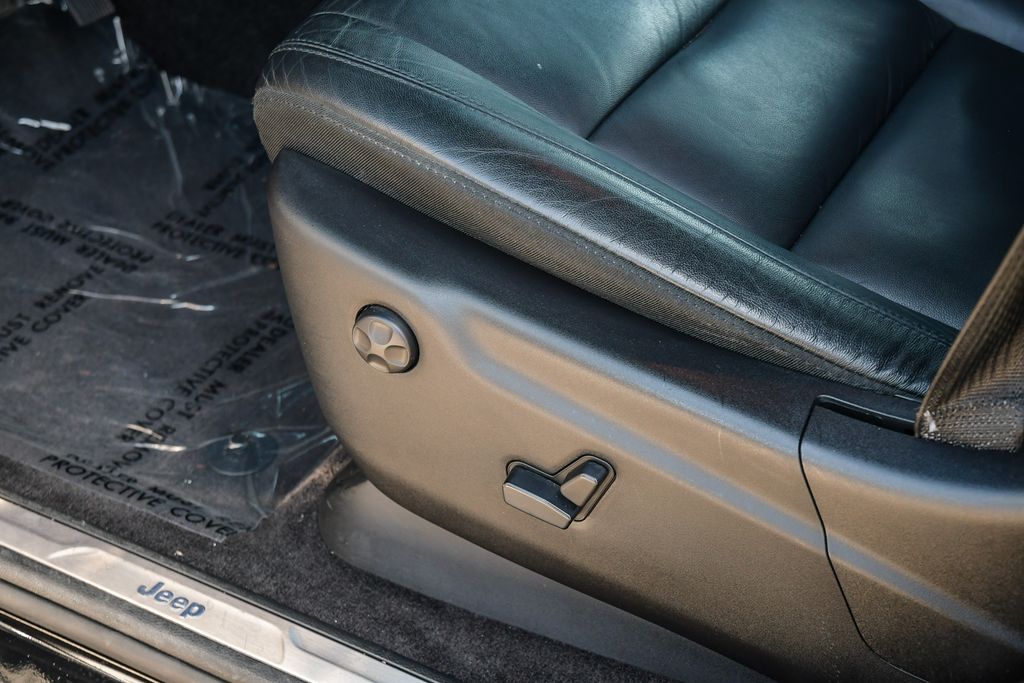 Thumbnail: 2019 Jeep Grand Cherokee - 28