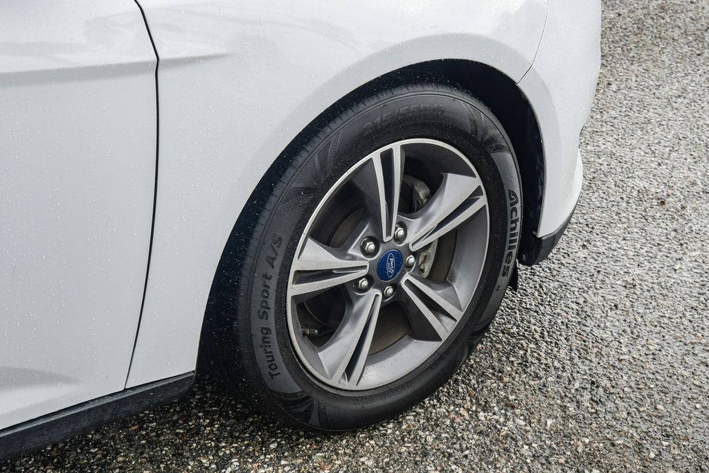 Thumbnail: 2016 Ford Focus - 21