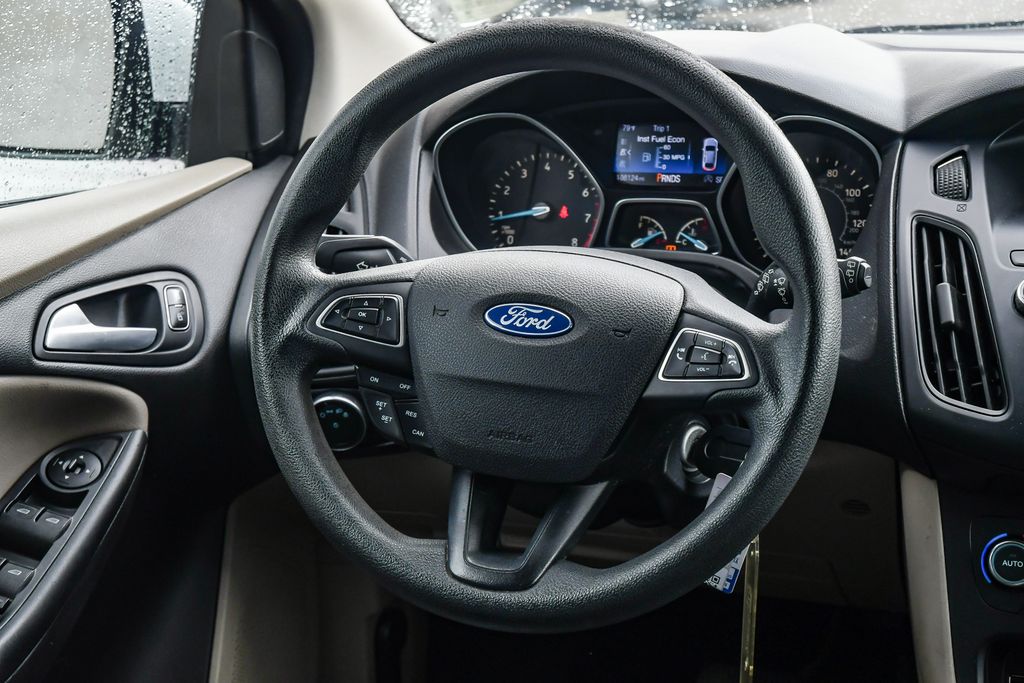 Thumbnail: 2016 Ford Focus - 2
