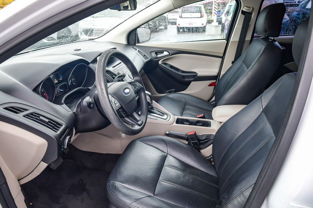 Thumbnail: 2016 Ford Focus - 11