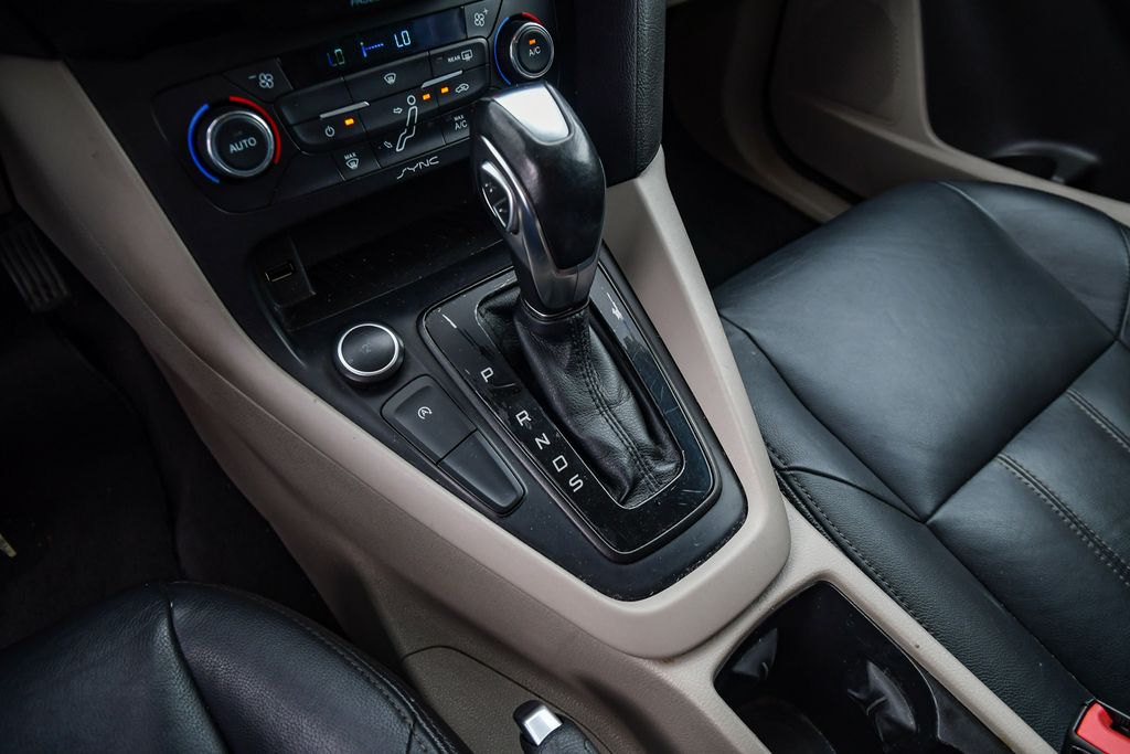 Thumbnail: 2016 Ford Focus - 14