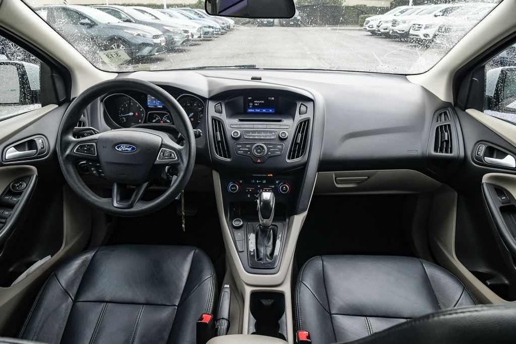 Thumbnail: 2016 Ford Focus - 9