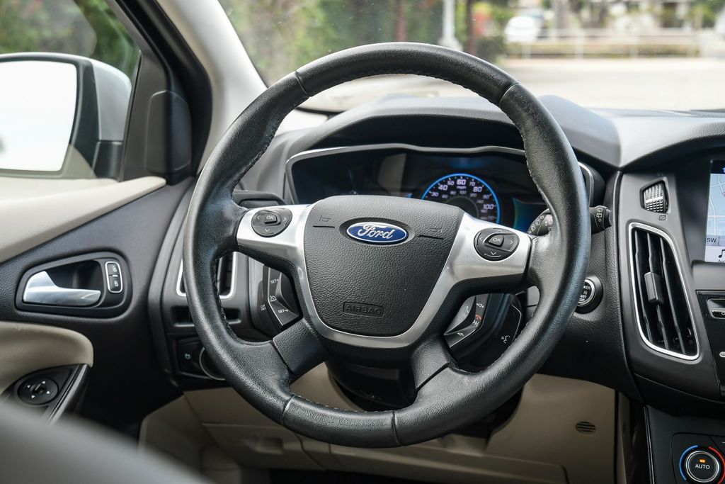 Thumbnail: 2017 Ford Focus - 2