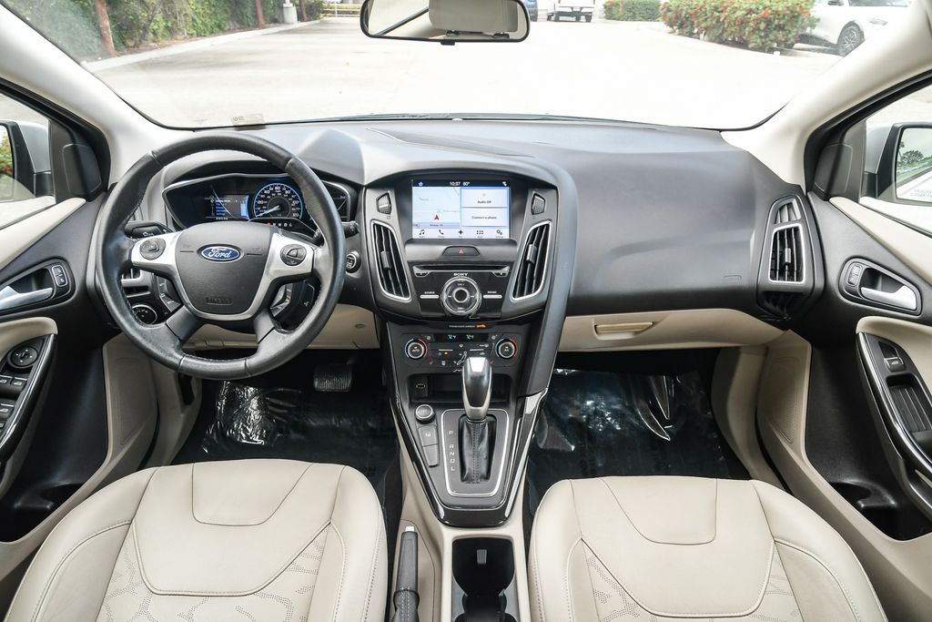 Thumbnail: 2017 Ford Focus - 8
