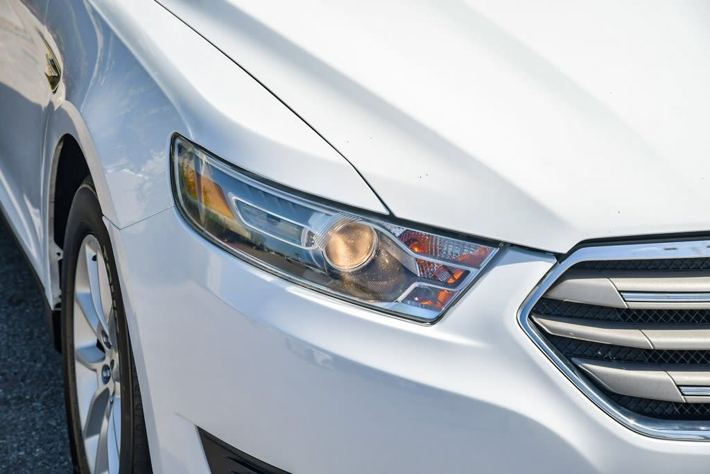 Thumbnail: 2013 Ford Taurus - 18