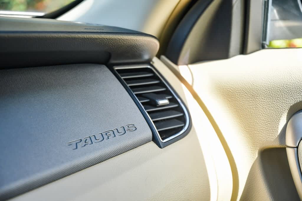 Thumbnail: 2013 Ford Taurus - 28