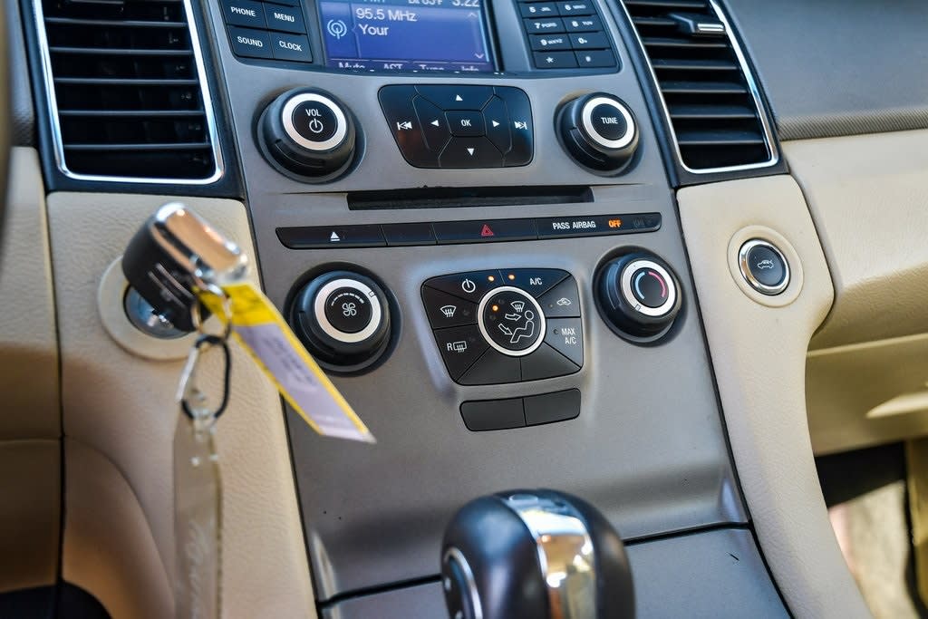 Thumbnail: 2013 Ford Taurus - 26