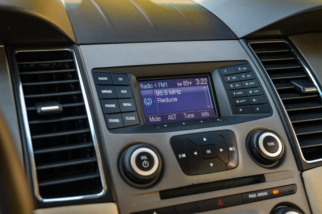 Thumbnail: 2013 Ford Taurus - 27