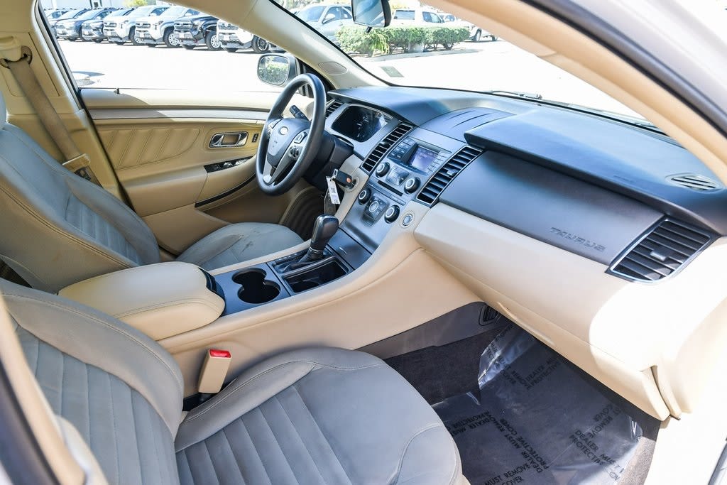 Thumbnail: 2013 Ford Taurus - 12