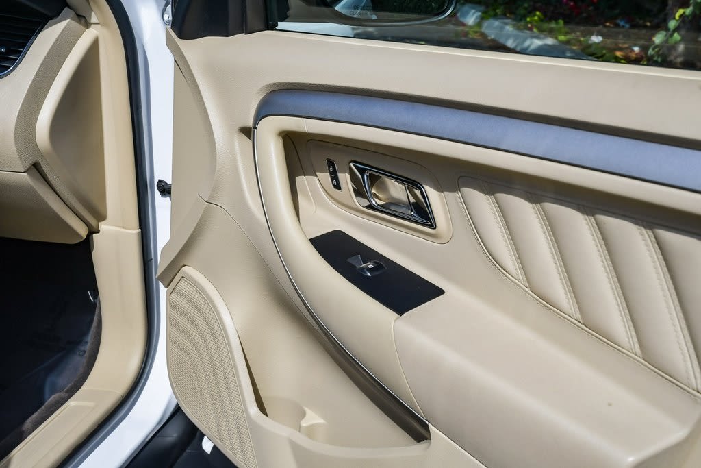 Thumbnail: 2013 Ford Taurus - 24