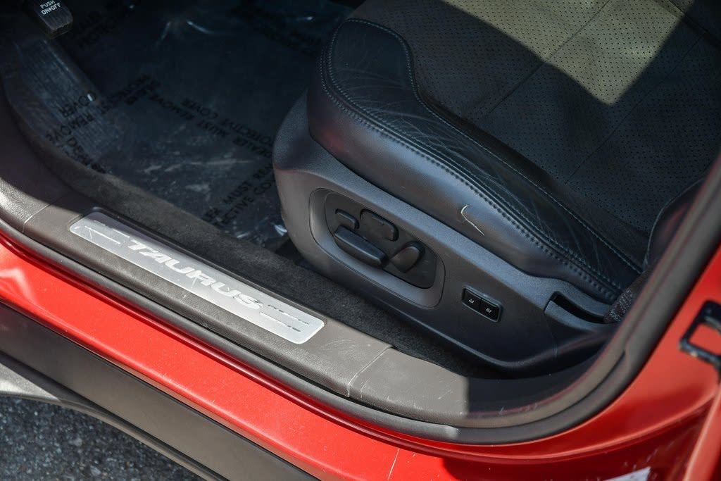 Thumbnail: 2011 Ford Taurus - 25