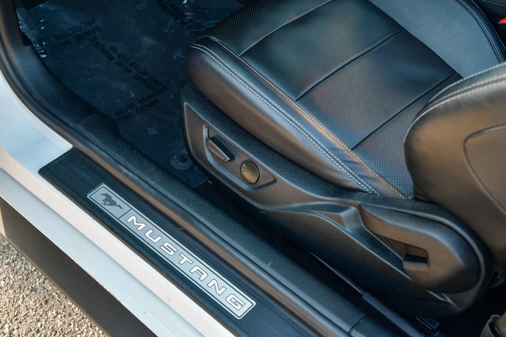 Thumbnail: 2022 Ford Mustang - 34