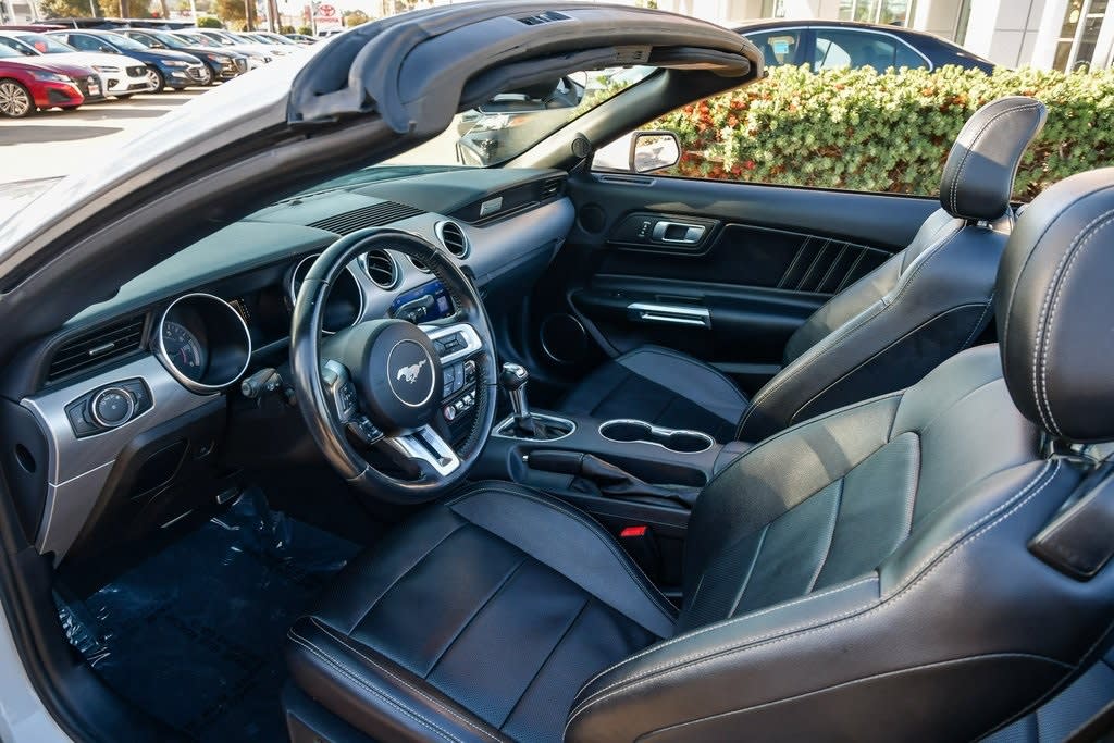 Thumbnail: 2022 Ford Mustang - 7