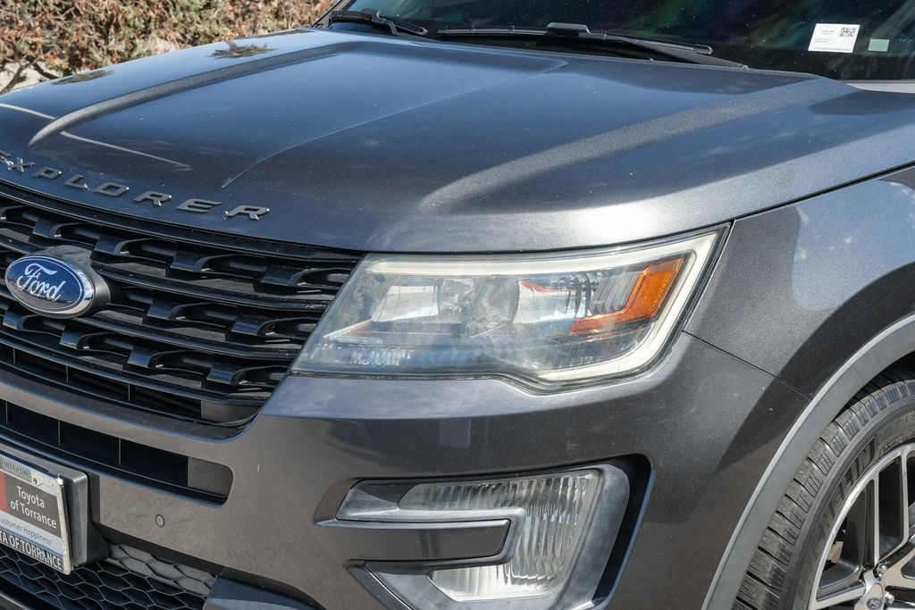 Thumbnail: 2017 Ford Explorer - 17