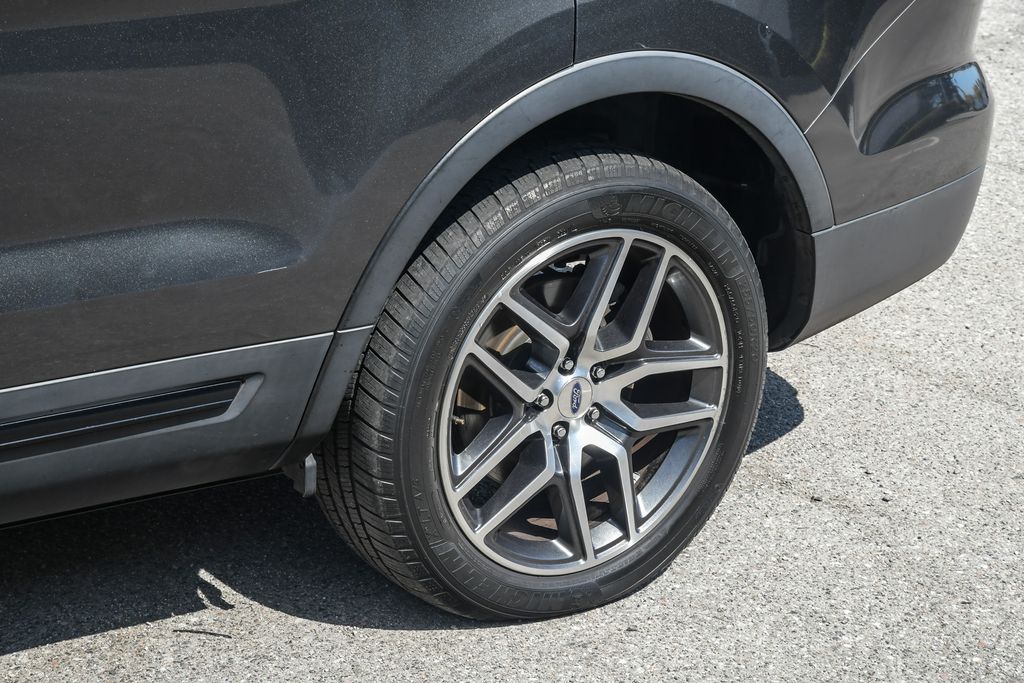 Thumbnail: 2017 Ford Explorer - 20
