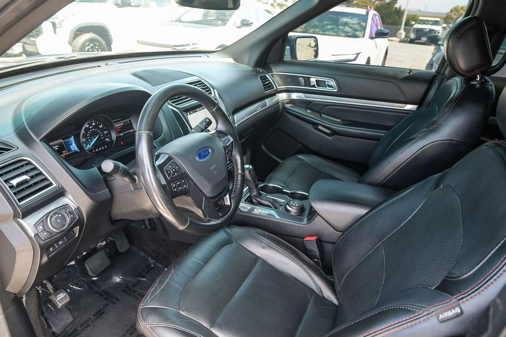 Thumbnail: 2017 Ford Explorer - 10