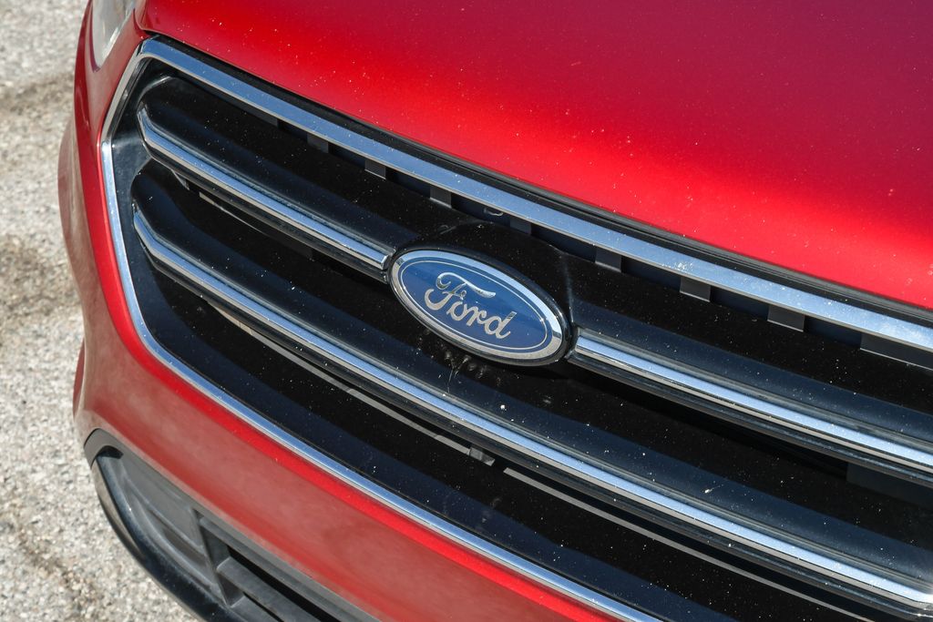 Thumbnail: 2019 Ford Escape - 6