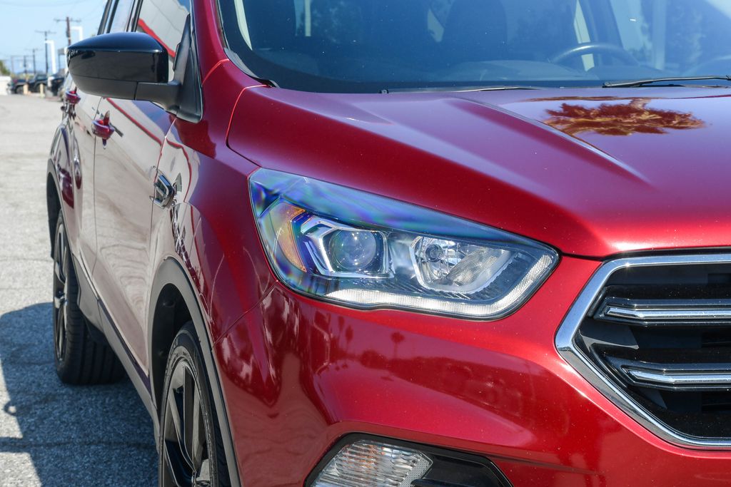 Thumbnail: 2019 Ford Escape - 20