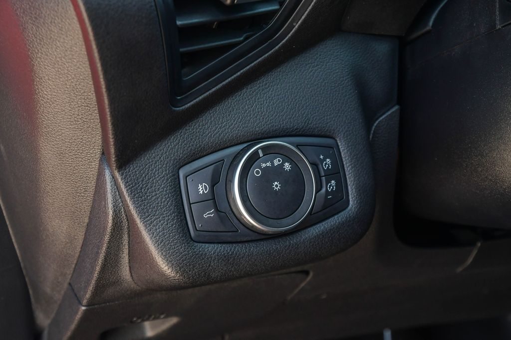 Thumbnail: 2019 Ford Escape - 30