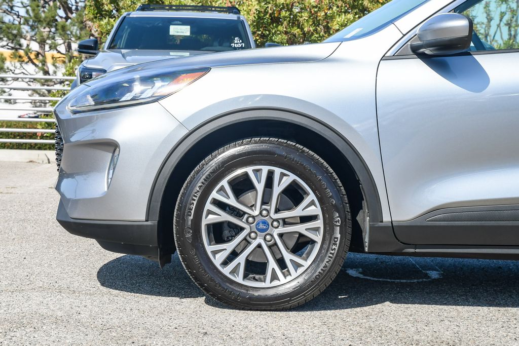 Thumbnail: 2022 Ford Escape - 7