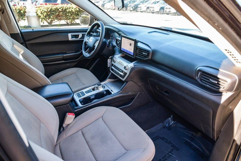 Thumbnail: 2021 Ford Explorer - 8