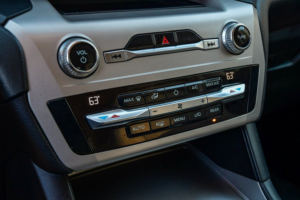 Thumbnail: 2021 Ford Explorer - 24