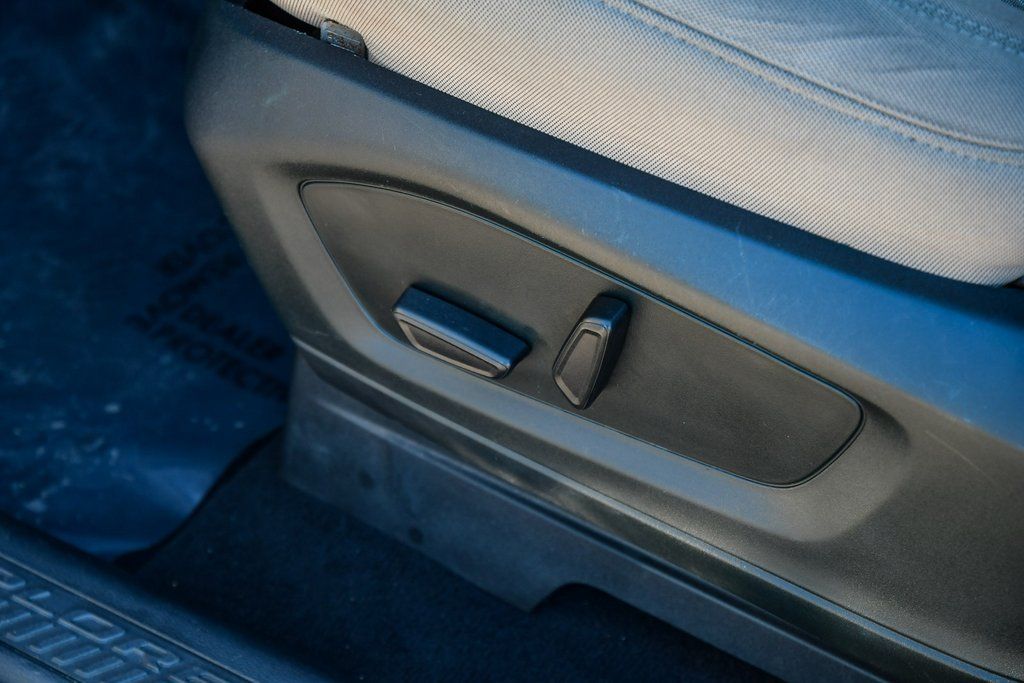 Thumbnail: 2021 Ford Explorer - 22