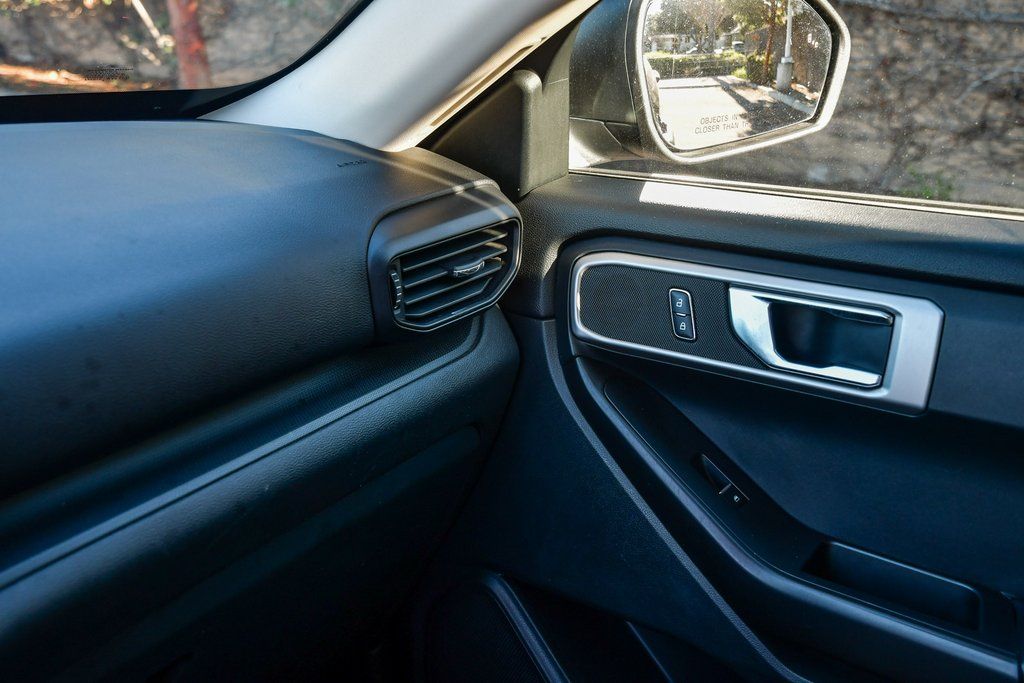 Thumbnail: 2021 Ford Explorer - 25