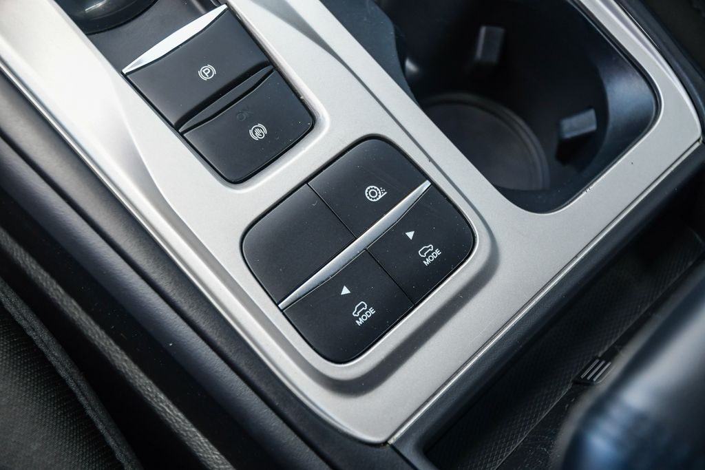 Thumbnail: 2022 Ford Explorer - 24
