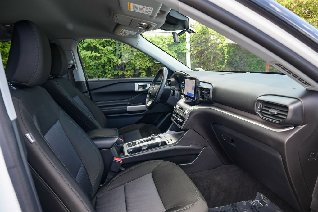 Thumbnail: 2022 Ford Explorer - 9