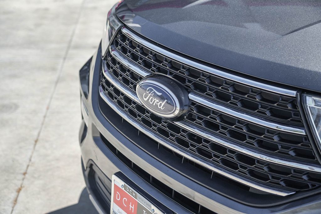 Thumbnail: 2020 Ford Explorer - 6