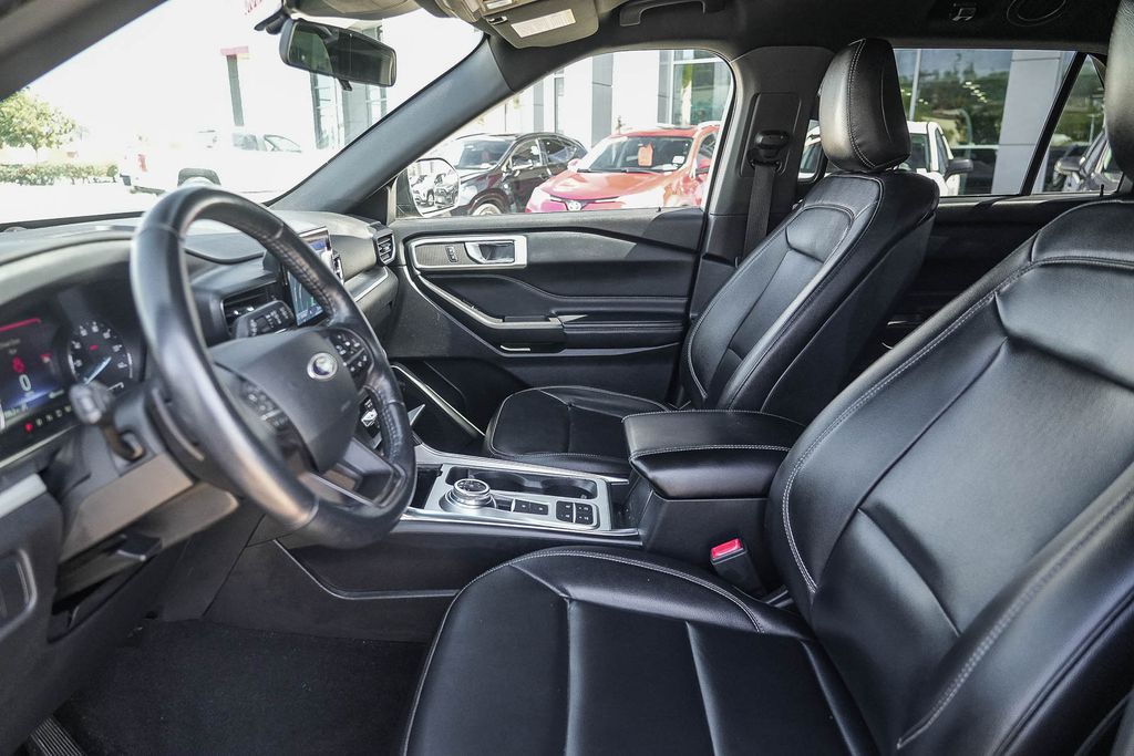 Thumbnail: 2020 Ford Explorer - 11